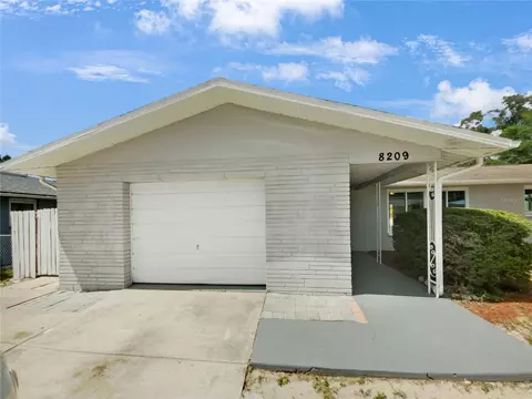8209 Fox Hollow Dr, Port Richey, FL 34668