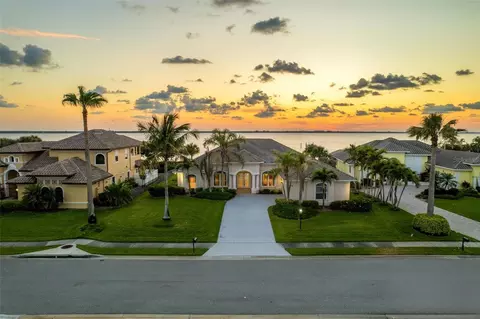 245 Loggerhead Dr, Melbourne Beach, FL 32951 photo 1