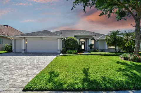 121 Hallstrom Ct, Debary, FL 32713