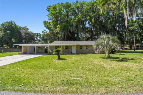 1009 Loves Point Dr, Leesburg, FL 34748