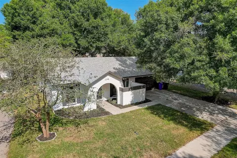 2248 Crystal Grove Ln, Lakeland, FL 33801