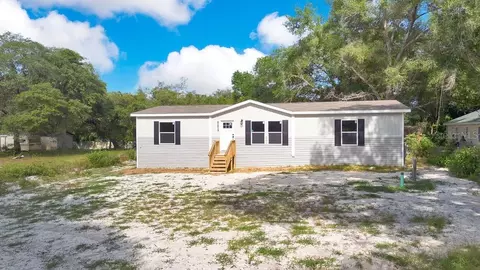 31813 Lakeview Dr, Eustis, FL 32726