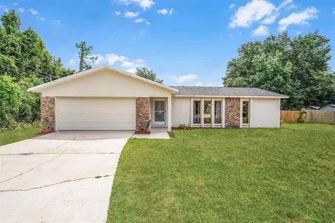 3001 N Lakeview Ct, Eustis, FL 32726