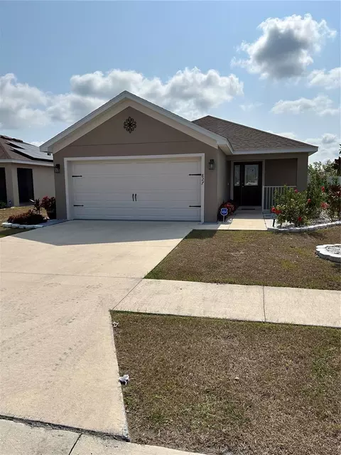 827 Orleans Dr, Eagle Lake, FL 33839