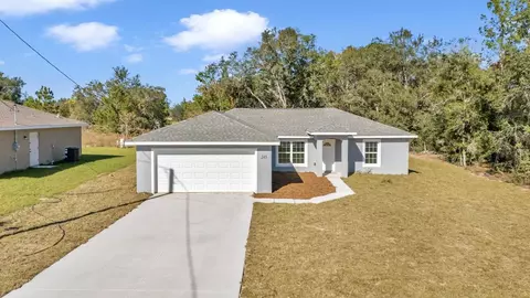 17 Malauka Radl, Ocklawaha, FL 32179