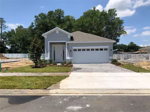 742 Lemon Ave, Fruitland Park, FL 34731