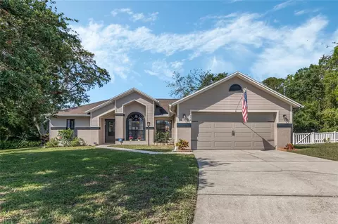 894 Hugo Ct, Deltona, FL 32738