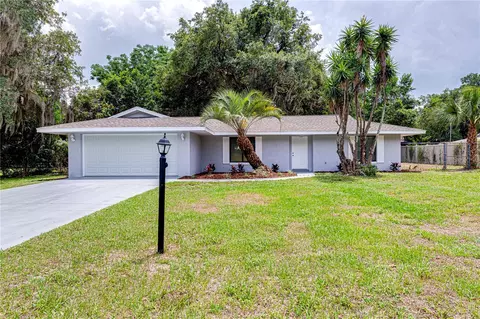 4326 Magnolia Ave, Leesburg, FL 34748