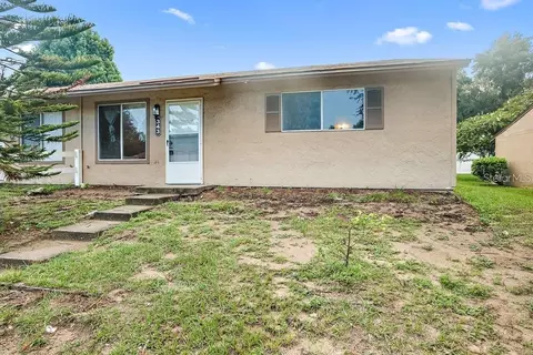 343 E Rosewood Ln, Tavares, FL 32778