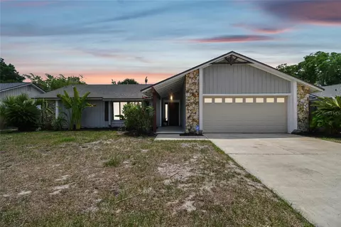 2032 Houndslake Dr, Winter Park, FL 32792