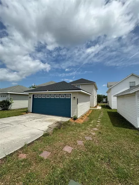 1040 Park Central Cir, Groveland, FL 34736