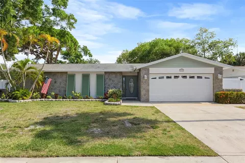 9295 78th Ave N, Seminole, FL 33777