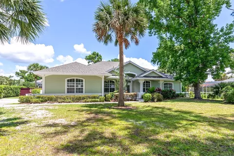 290 Leslie Ln, Lake Mary, FL 32746