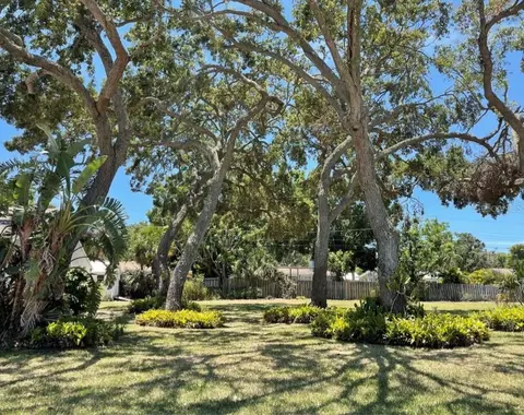 Lexington Street, Sarasota, FL 34231