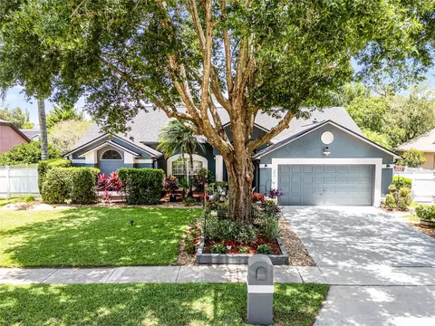 594 Yorkshire Dr, Oviedo, FL 32765