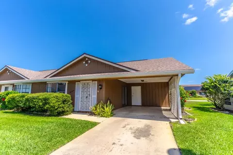 17 Putter Ln, New Smyrna Beach, FL 32168