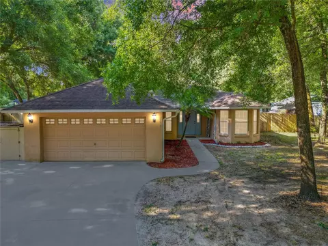 25804 Westmoreland St, Sorrento, FL 32776