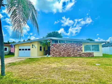 6820 Bay St, Saint Pete Beach, FL 33706