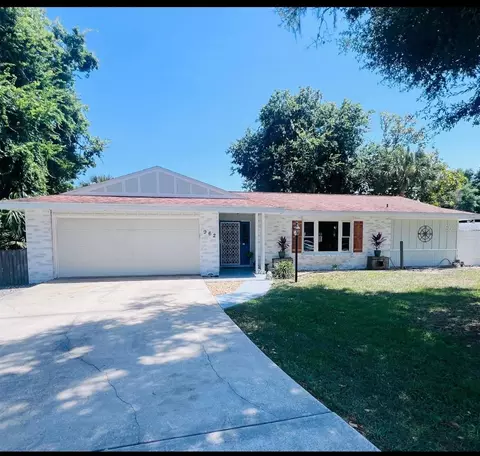 962 Village Dr, Ormond Beach, FL 32174