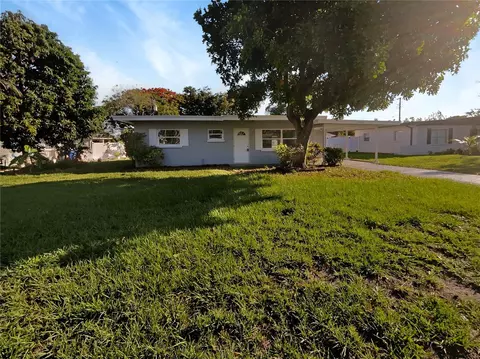 1707 58th Avenue Dr W, Bradenton, FL 34207