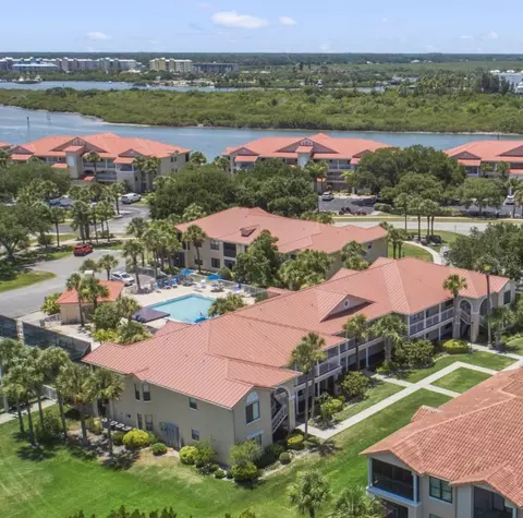 400 Bouchelle Dr #103, New Smyrna Beach, FL 32169