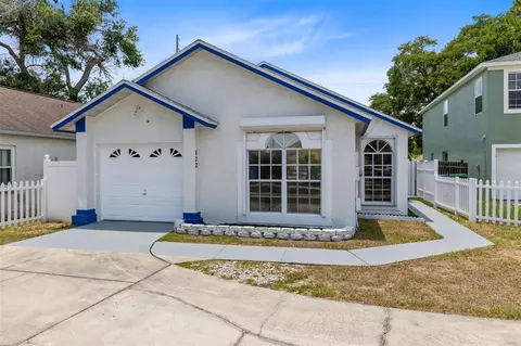 422 Southern Charm Dr, Orlando, FL 32807
