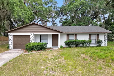 702 NE 27th St, Ocala, FL 34470