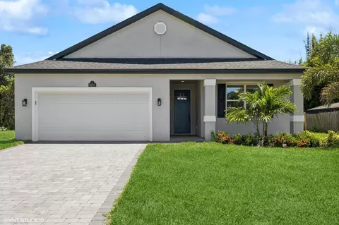 2907 Willow Oak Dr, Edgewater, FL 32141 photo 1