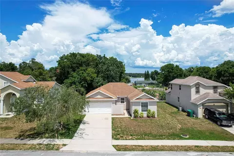 571 Bluff Pass Dr, Eustis, FL 32726 photo 1