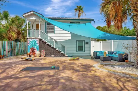 112 121st Ave, Treasure Island, FL 33706