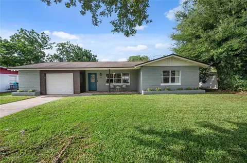 405 Oakwood Ct, Fern Park, FL 32730
