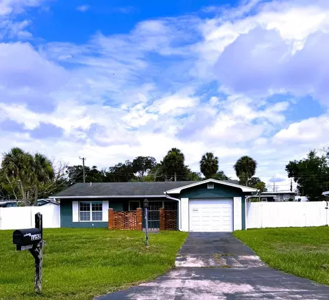 1252 E Fowler Dr, Deltona, FL 32725