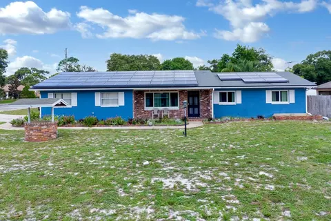 906 Bear Lake Rd, Apopka, FL 32703