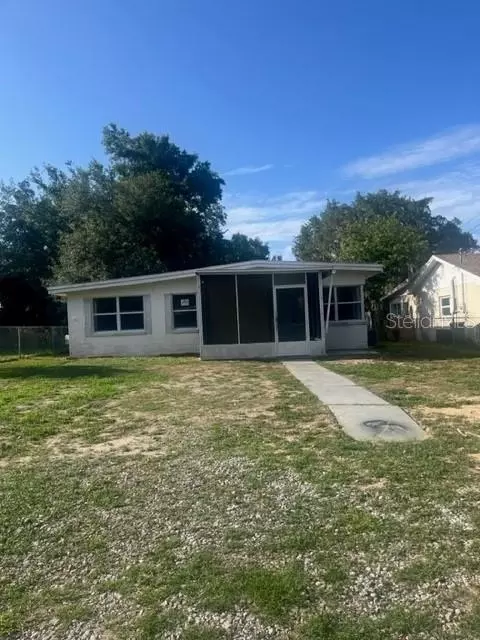 2106 Vine St, Leesburg, FL 34748