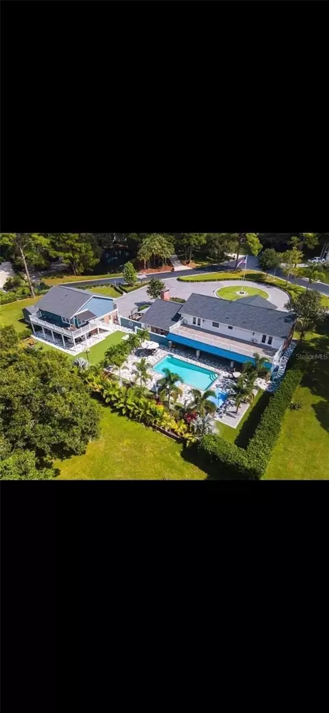 3970 Berlin Dr, Sarasota, FL 34233