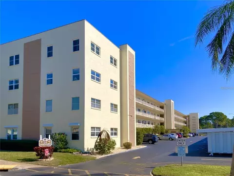 5705 80th St N #308, Saint Petersburg, FL 33709