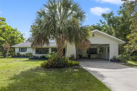 445 Old Geneva Rd, Geneva, FL 32732