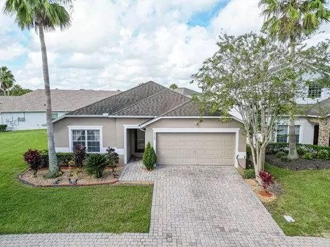 4725 Cumbrian Lakes Dr, Kissimmee, FL 34746