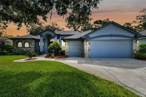 213 Hazeltine Dr, Debary, FL 32713