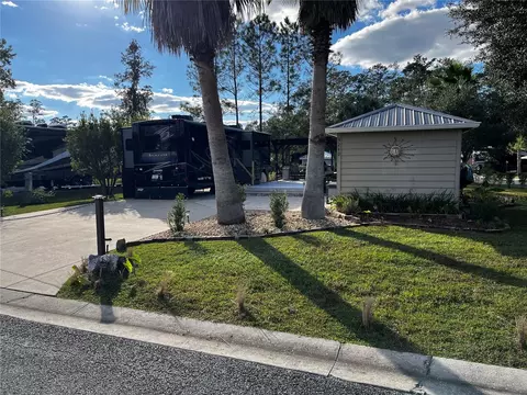 3240 NE 101st Ct, Silver Springs, FL 34488