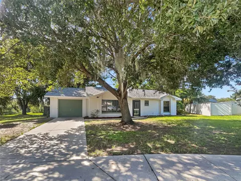 302 Grant Cir, Davenport, FL 33837
