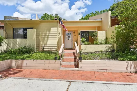 708 W Cranes Cir, Altamonte Springs, FL 32701