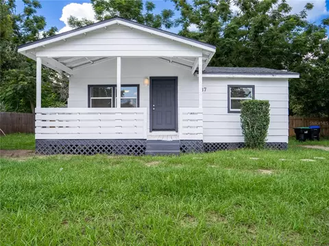 37 E Cleveland St, Apopka, FL 32703