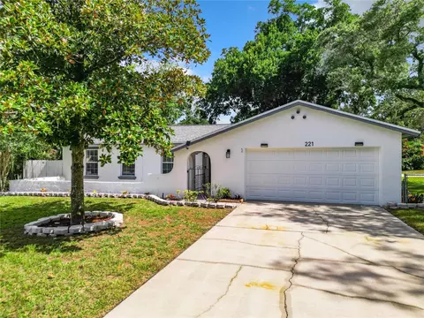 221 W Highland St, Altamonte Springs, FL 32714