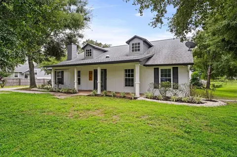410 E Henschen Ave, Oakland, FL 34760