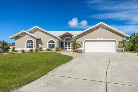 7437 Escondido St, Englewood, FL 34224