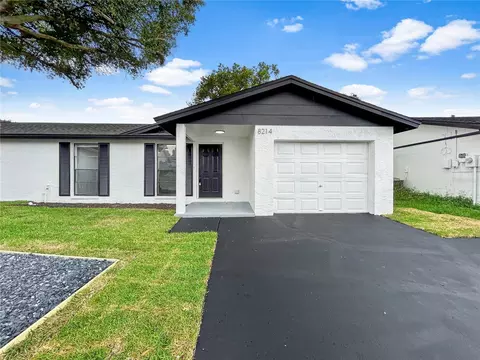 8214 Downfield Ln, Tampa, FL 33615