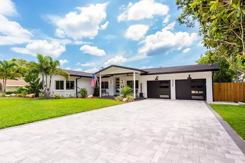 526 Lake Faith Cir, Maitland, FL 32751