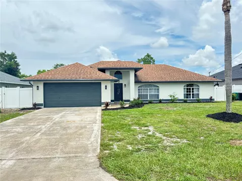 572 Blackstone Ave, Deltona, FL 32725