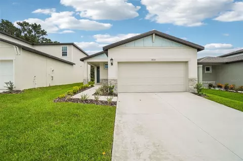 3810 Radiant Mountain Dr, Plant City, FL 33565